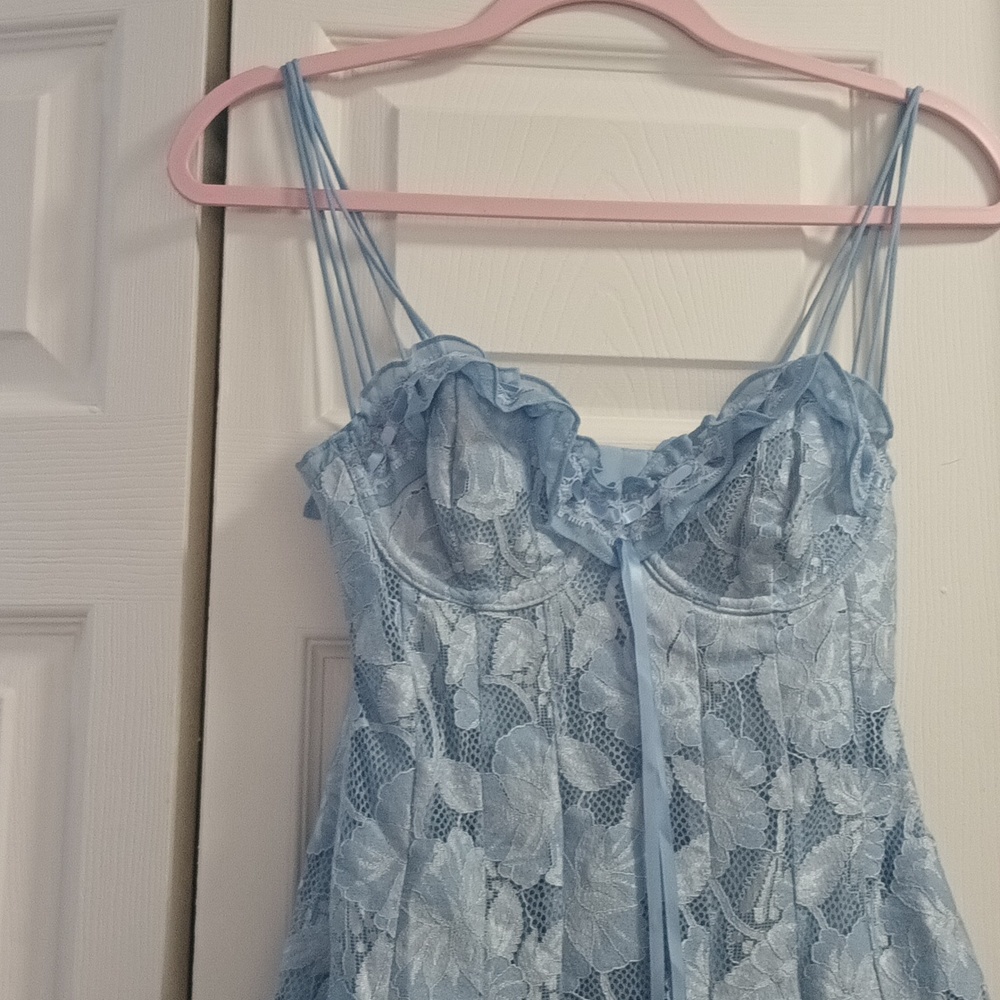 Dress - Picture 9 of 16